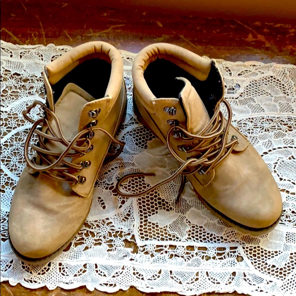 Shit Kickers Size 8
